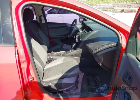 2013 Ford Focus Se z USA, uszkodzony, nr VIN 1FADP3K25DL378757